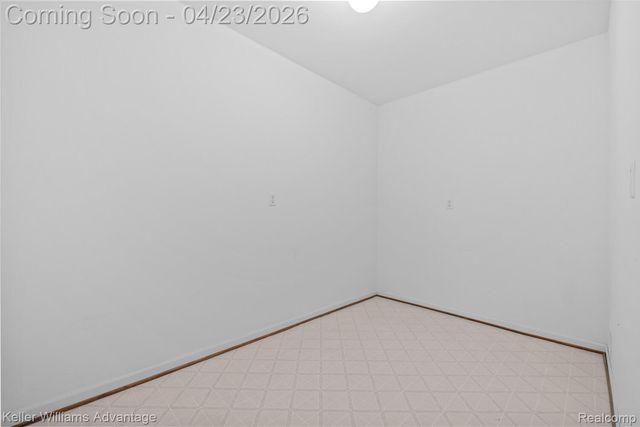 4100 Norwich Court, Oakland Charter Township, MI 48306