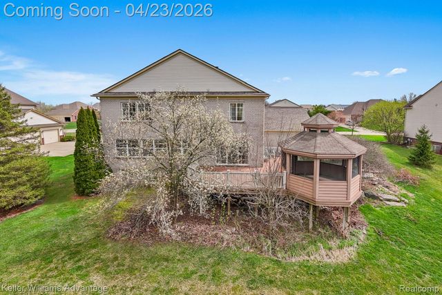 4100 Norwich Court, Oakland Charter Township, MI 48306