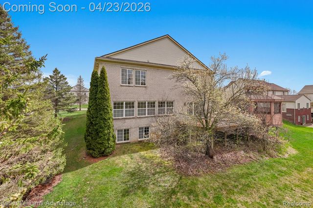 4100 Norwich Court, Oakland Charter Township, MI 48306