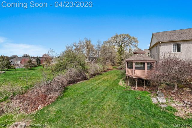 4100 Norwich Court, Oakland Charter Township, MI 48306
