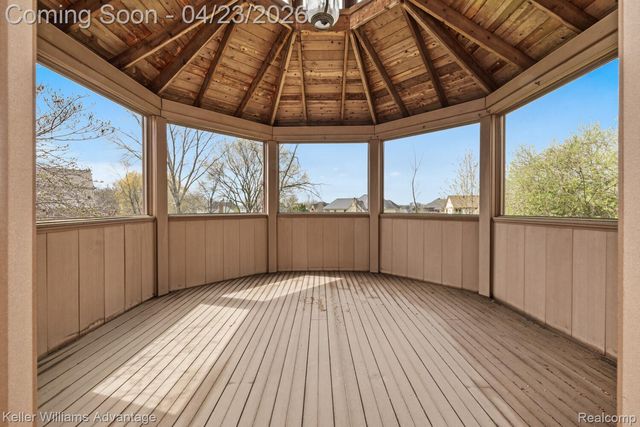 4100 Norwich Court, Oakland Charter Township, MI 48306