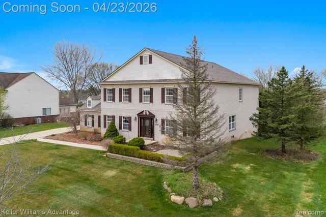4100 Norwich Court, Oakland Charter Township, MI 48306
