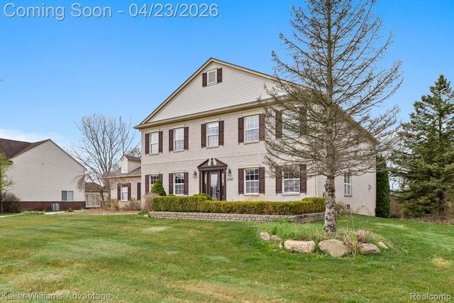 4100 Norwich Court, Oakland Charter Township, MI 48306