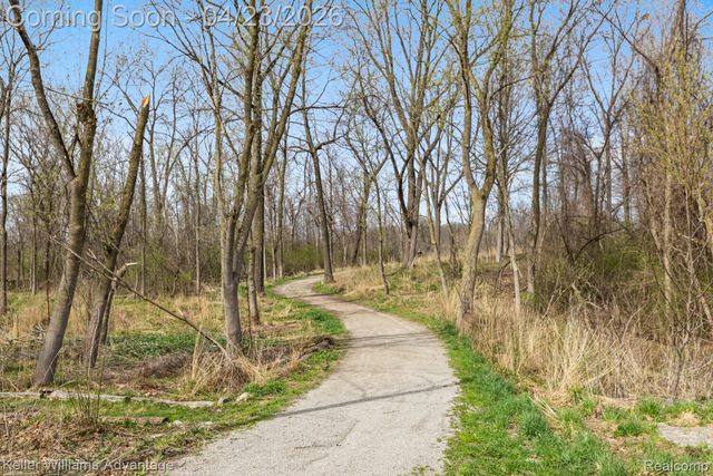 4100 Norwich Court, Oakland Charter Township, MI 48306