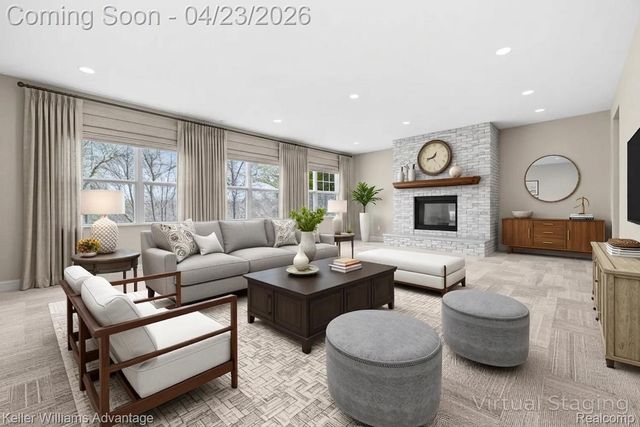 4100 Norwich Court, Oakland Charter Township, MI 48306