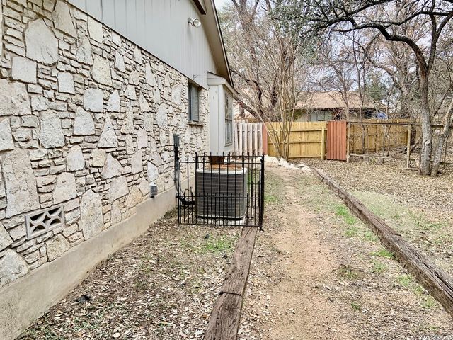 8803 Timber Cross, San Antonio, TX 78250