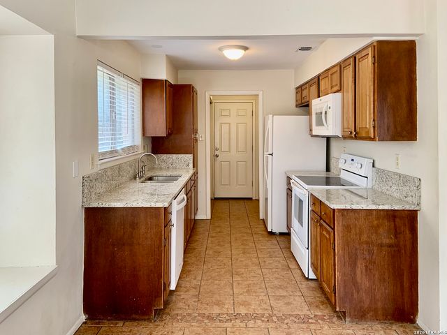 8803 Timber Cross, San Antonio, TX 78250