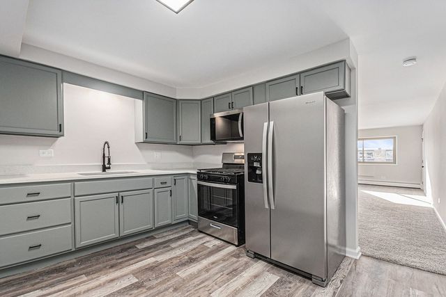 1320B Lore Lane 208, Lombard, IL 60148