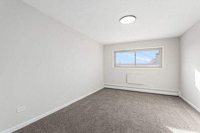 1320B Lore Lane 208, Lombard, IL 60148