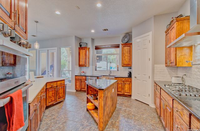 2110 WINDING VW, San Antonio, TX 78260