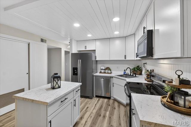 1400 Heritage Landing 203, St Charles, MO 63303