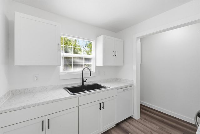 111 Calvin Street, Pasadena, TX 77506