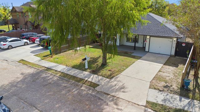 111 Calvin Street, Pasadena, TX 77506