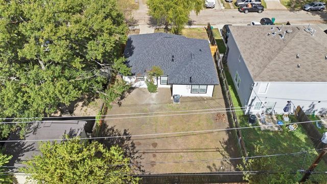 111 Calvin Street, Pasadena, TX 77506