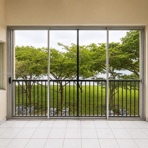 901 SW 141st Ave 304M, Pembroke Pines, FL 33027