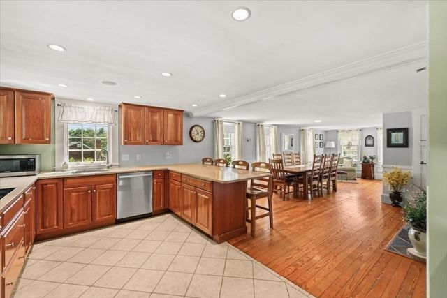 75 Center St, Pembroke, MA 02359