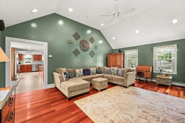 75 Center St, Pembroke, MA 02359