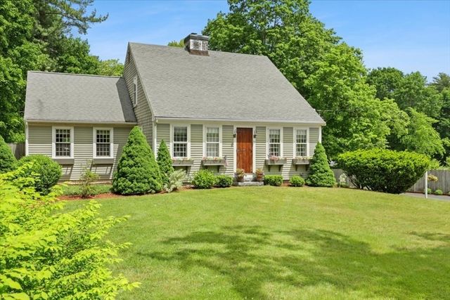 75 Center St, Pembroke, MA 02359