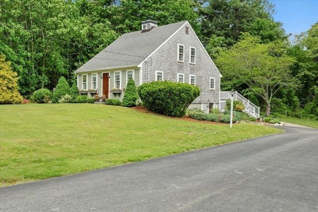 75 Center St, Pembroke, MA 02359