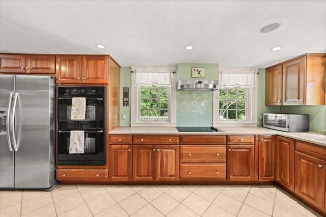 75 Center St, Pembroke, MA 02359