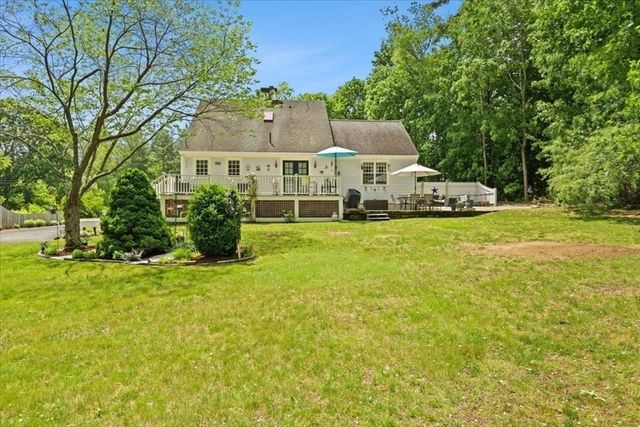 75 Center St, Pembroke, MA 02359