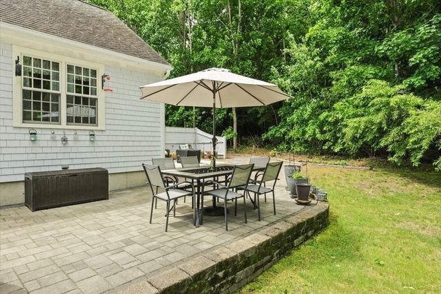 75 Center St, Pembroke, MA 02359