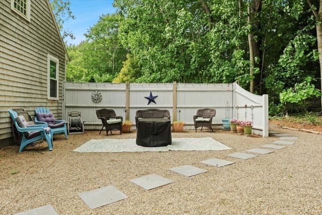 75 Center St, Pembroke, MA 02359