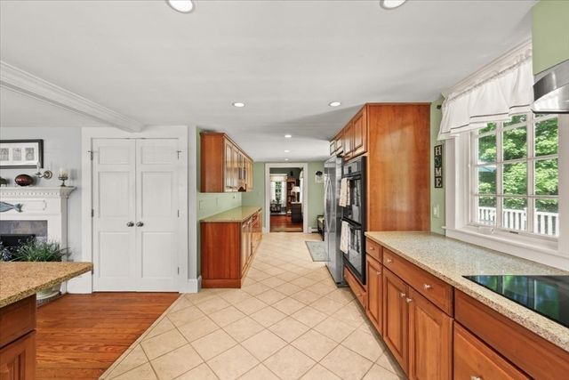75 Center St, Pembroke, MA 02359
