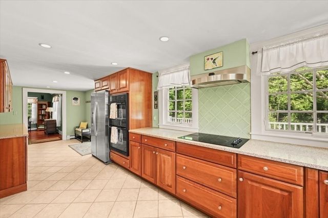 75 Center St, Pembroke, MA 02359