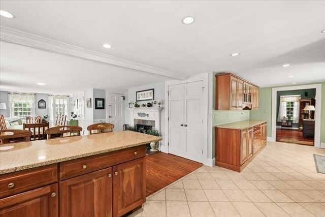 75 Center St, Pembroke, MA 02359