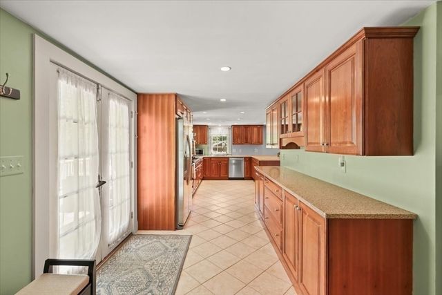 75 Center St, Pembroke, MA 02359