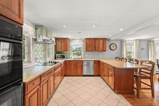 75 Center St, Pembroke, MA 02359
