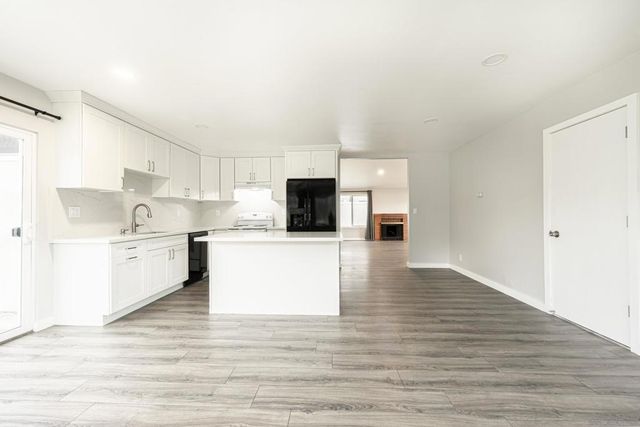 8748 Aquarius Dr, San Diego, CA 92126