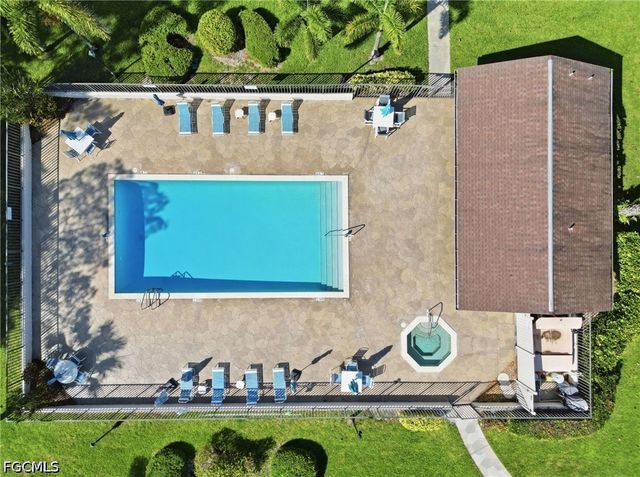 460 Fox Haven DR 1206, Naples, FL 34104