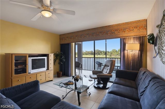 460 Fox Haven DR 1206, Naples, FL 34104