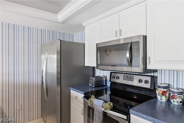 460 Fox Haven DR 1206, Naples, FL 34104