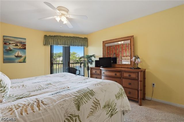 460 Fox Haven DR 1206, Naples, FL 34104