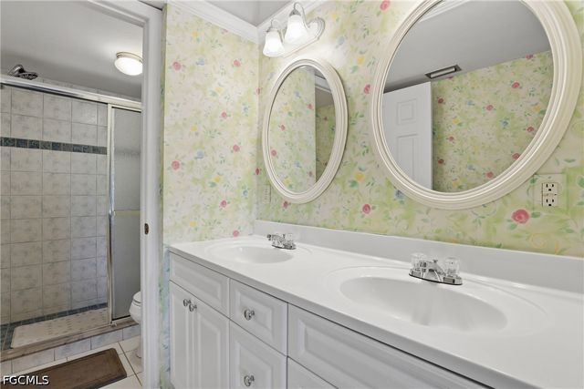460 Fox Haven DR 1206, Naples, FL 34104