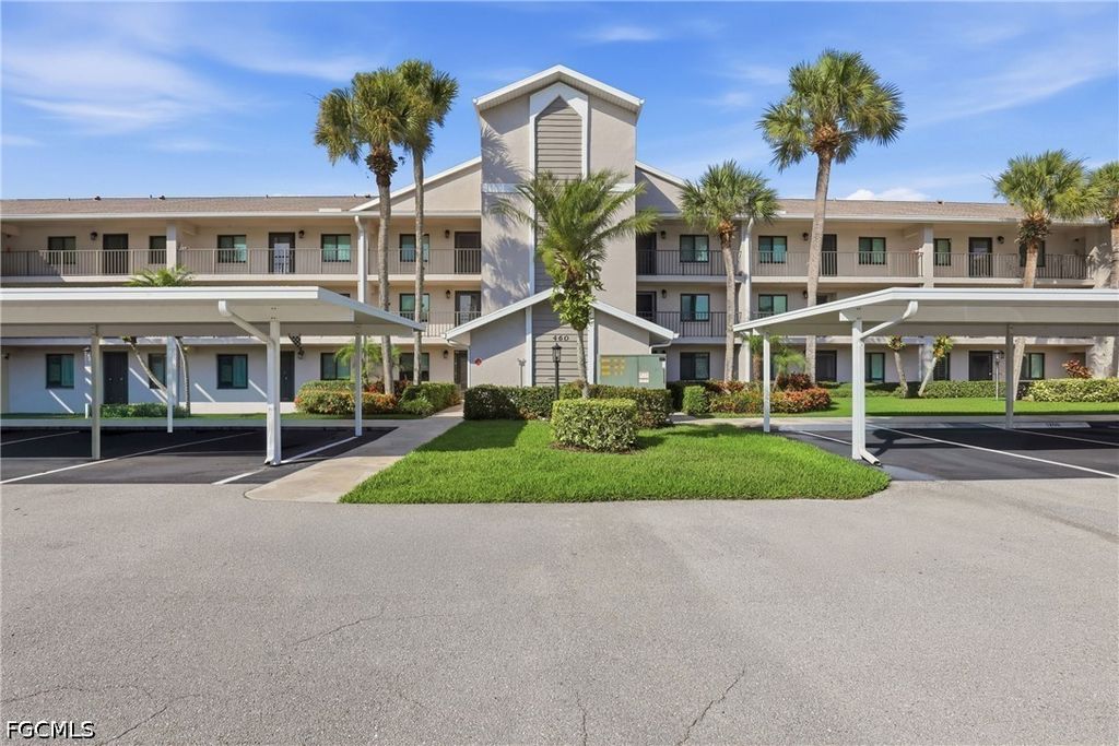 460 Fox Haven DR 1206, Naples, FL 34104