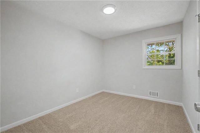 556 Roxbury Drive, Riverdale, GA 30274