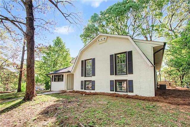 556 Roxbury Drive, Riverdale, GA 30274