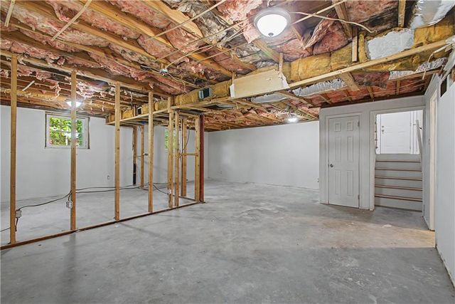 556 Roxbury Drive, Riverdale, GA 30274