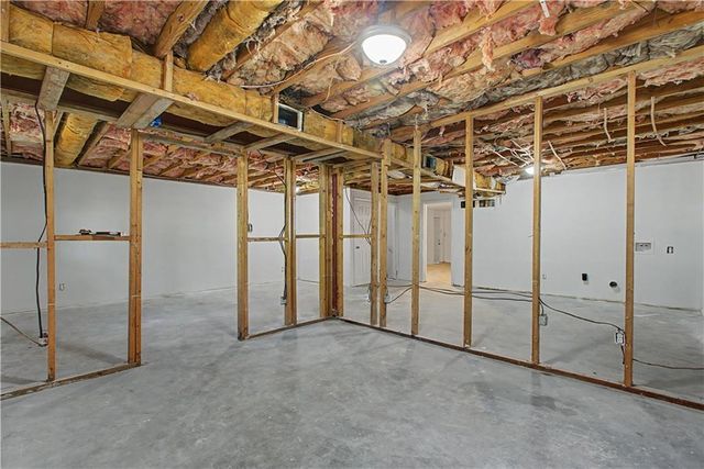 556 Roxbury Drive, Riverdale, GA 30274