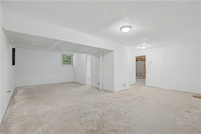 556 Roxbury Drive, Riverdale, GA 30274