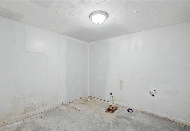 556 Roxbury Drive, Riverdale, GA 30274