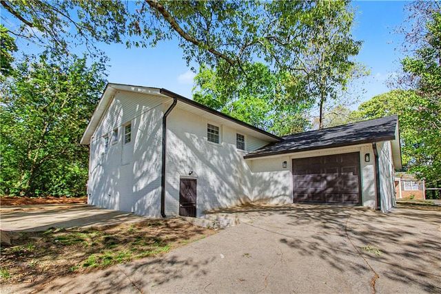 556 Roxbury Drive, Riverdale, GA 30274