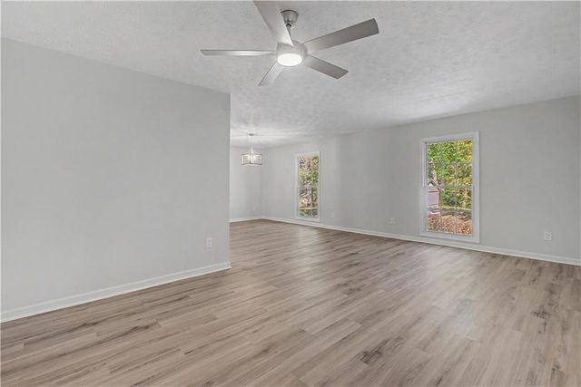 556 Roxbury Drive, Riverdale, GA 30274