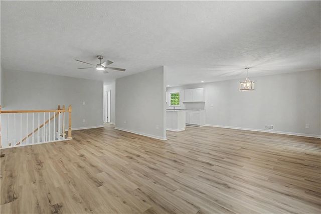 556 Roxbury Drive, Riverdale, GA 30274