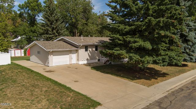 222 Main Street E, Center, ND 58530 property photo