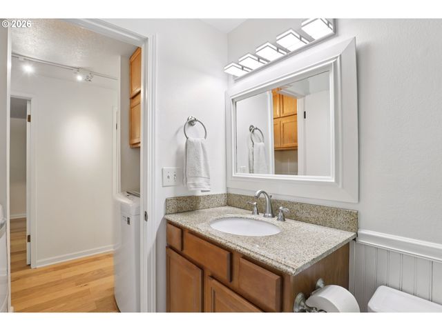 2723 Sw TEXAS St, Portland, OR 97219